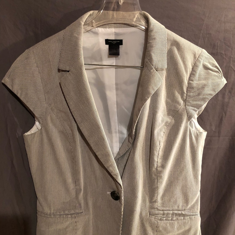 Ann Taylor Cap sleeve top